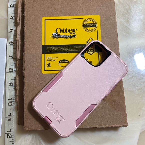 iPhone 11 Pro Pink Otter Box Cade - Picture 2 of 13